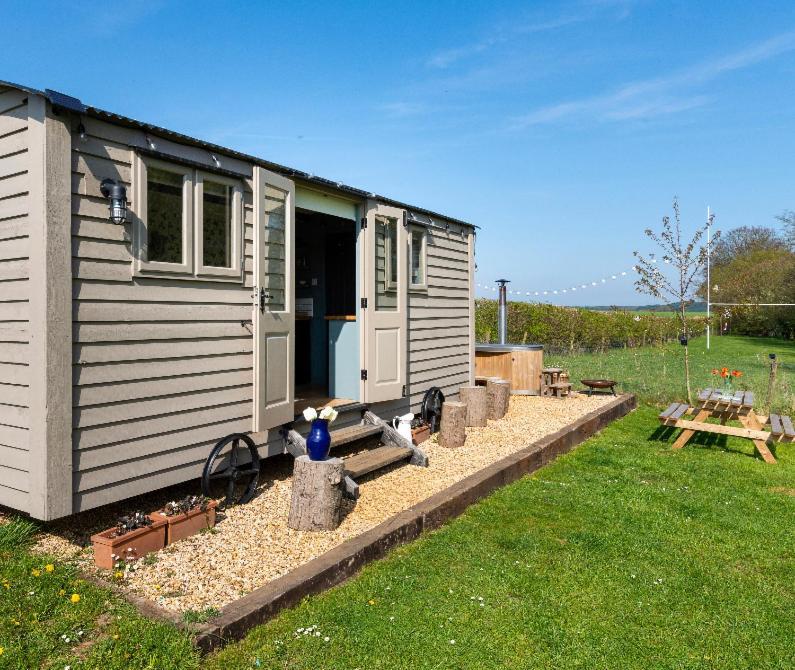 Old King William Shepherd Huts And Private Hot Tubs In North Norfolk Hunworth ภายนอก รูปภาพ