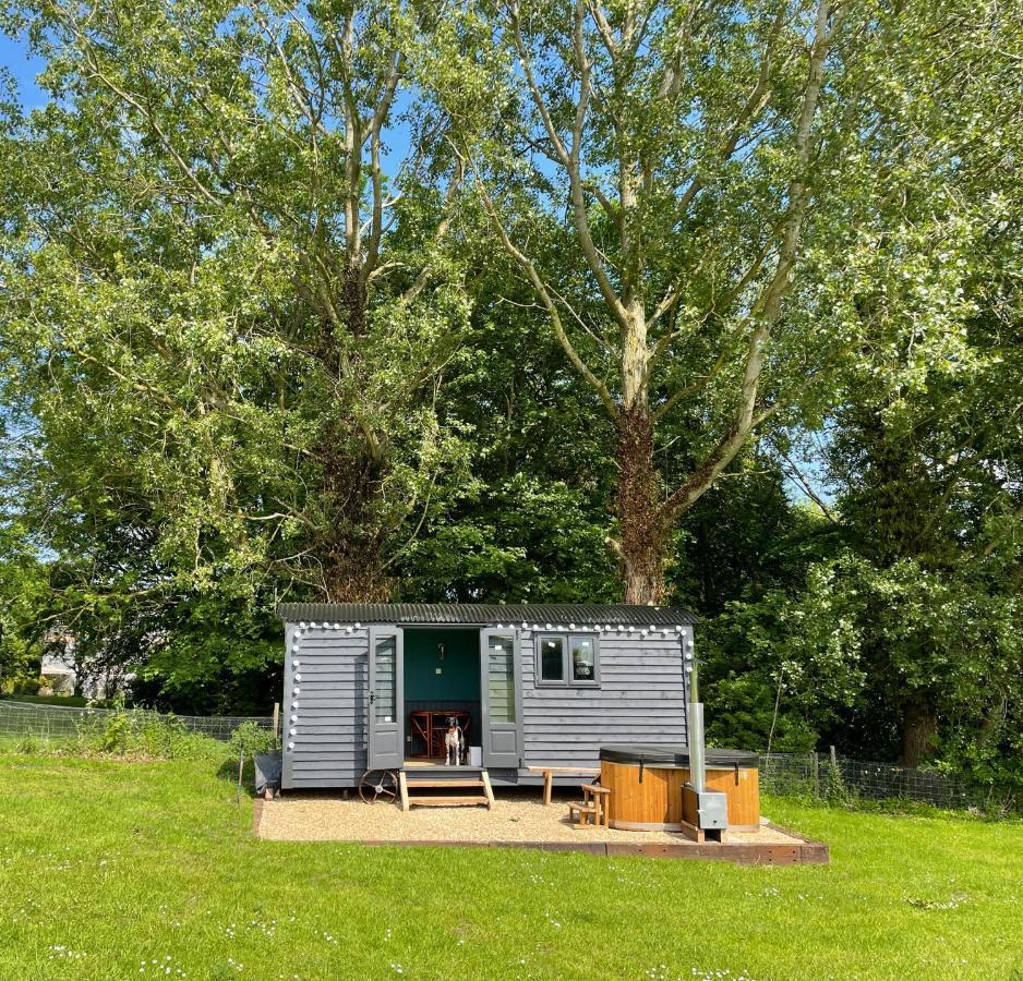 Old King William Shepherd Huts And Private Hot Tubs In North Norfolk Hunworth ภายนอก รูปภาพ