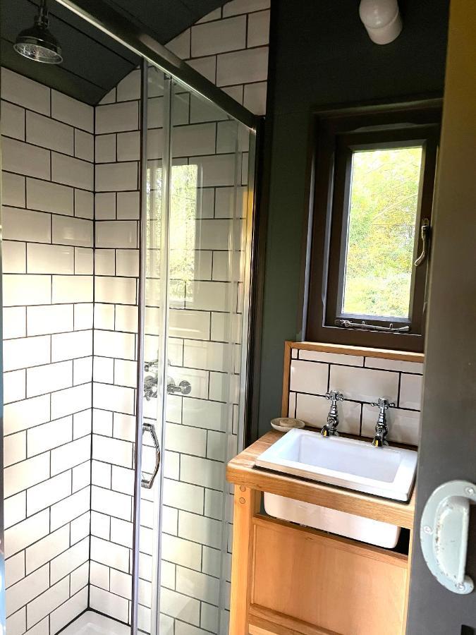 Old King William Shepherd Huts And Private Hot Tubs In North Norfolk Hunworth ภายนอก รูปภาพ